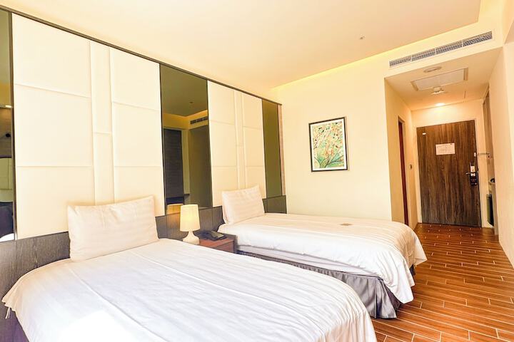 Room 27 of 67