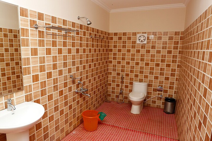 Room 13 of 63