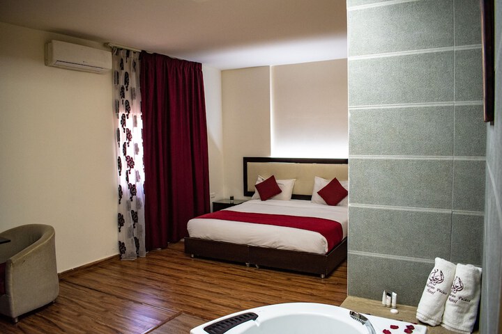 Room 27 of 149