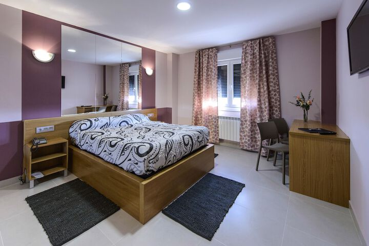 Room 12 of 38