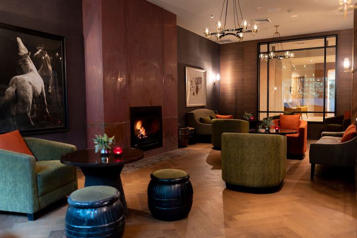 Lounge 115 of 156
