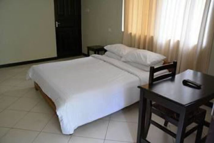 Room 16 of 40
