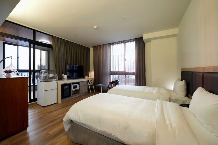 Room 52 of 155