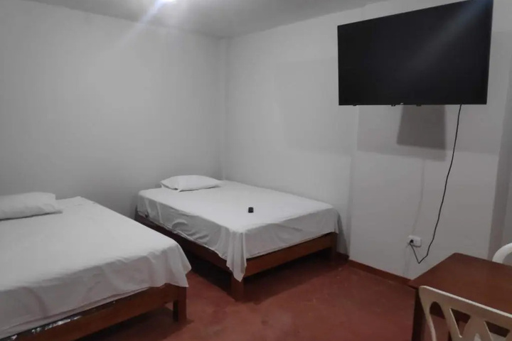 Room 9 of 11