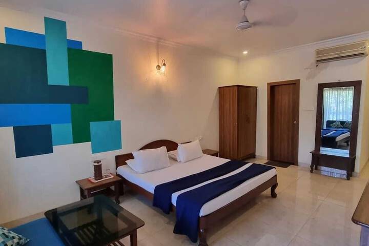 Room 3 of 38