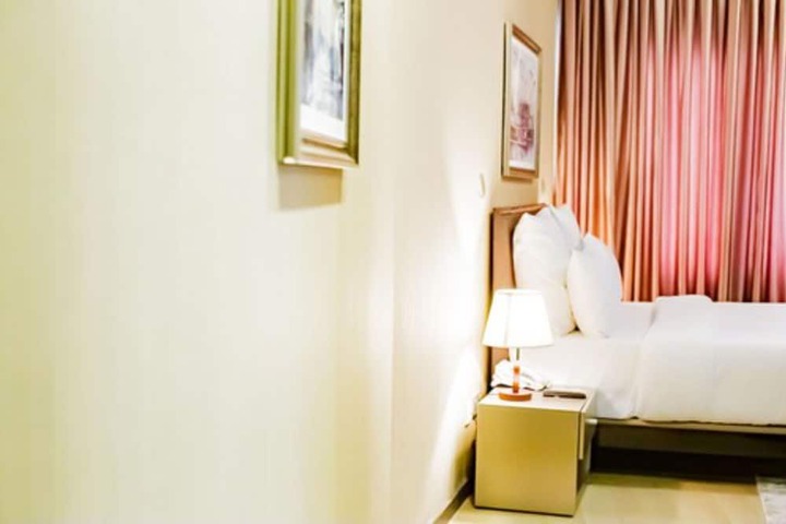 Room 15 of 110