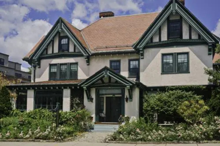 THE BERTRAM INN