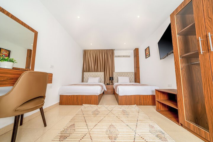 Room 8 of 26