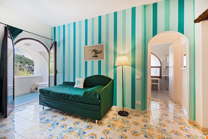 Room 15 of 65