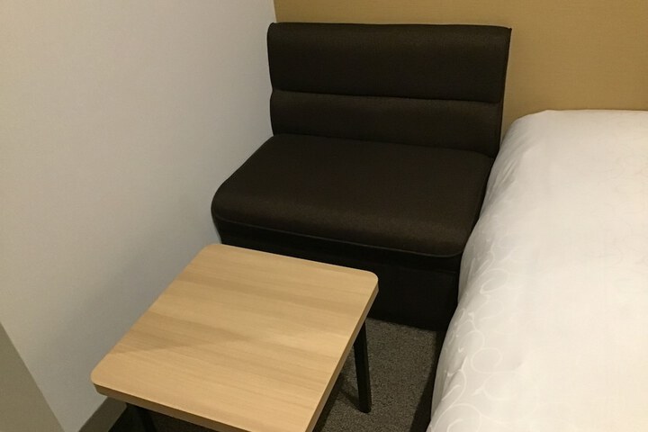 Room 13 of 40