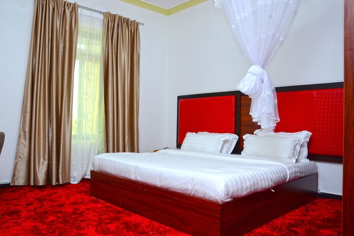 Room 3 of 40
