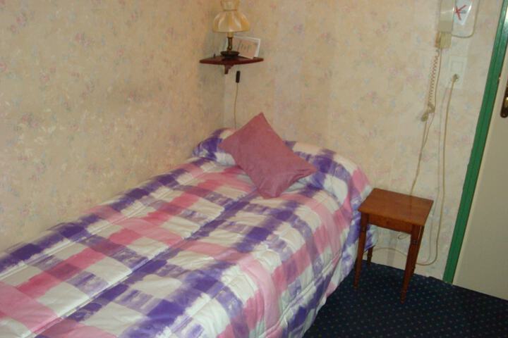 Room 8 of 22
