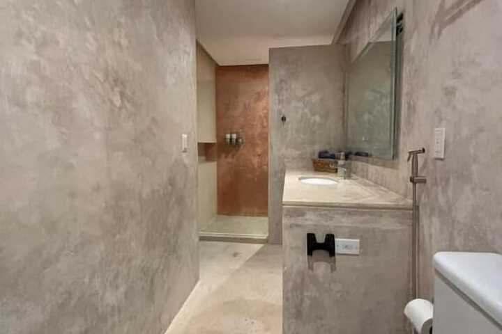Room 45 of 74