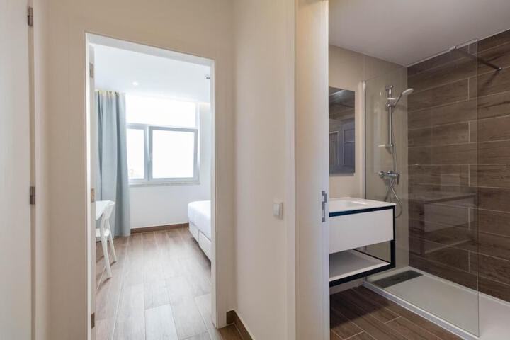 Room 4 of 21