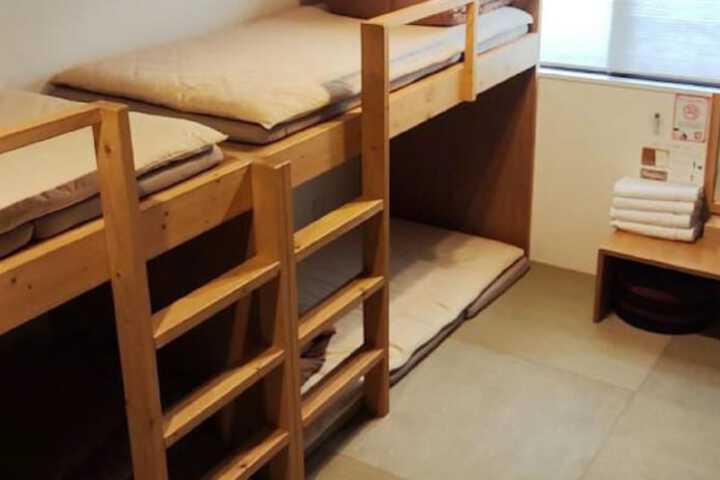 Room 25 of 87