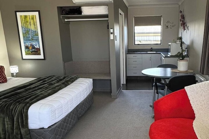 Room 25 of 43