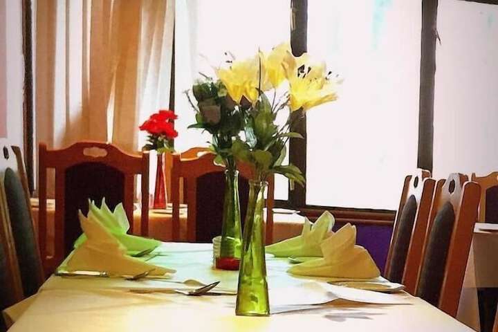 Dining 14 of 18