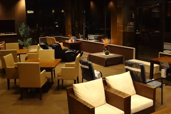 Hotel Lobby