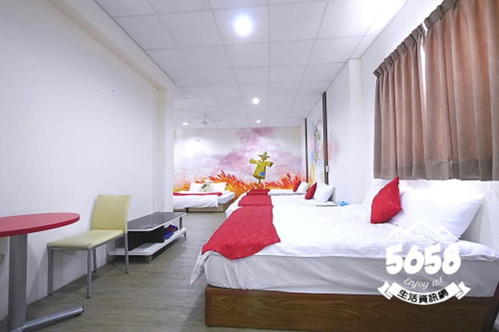 Room 13 of 20