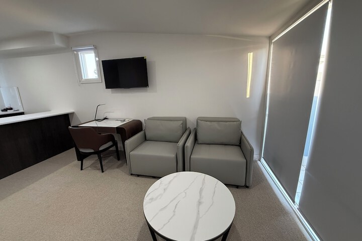 Room 53 of 82