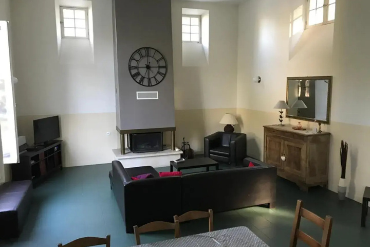 Room 3 of 18