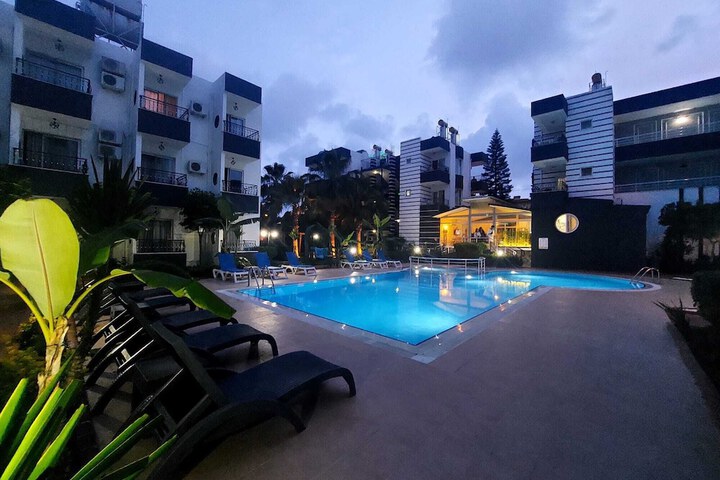 Hotel Pool