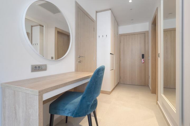 Room 5 of 94