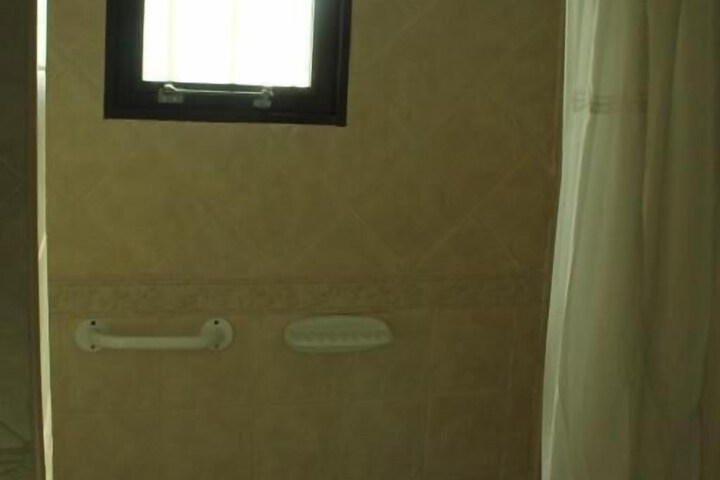 Room 6 of 38