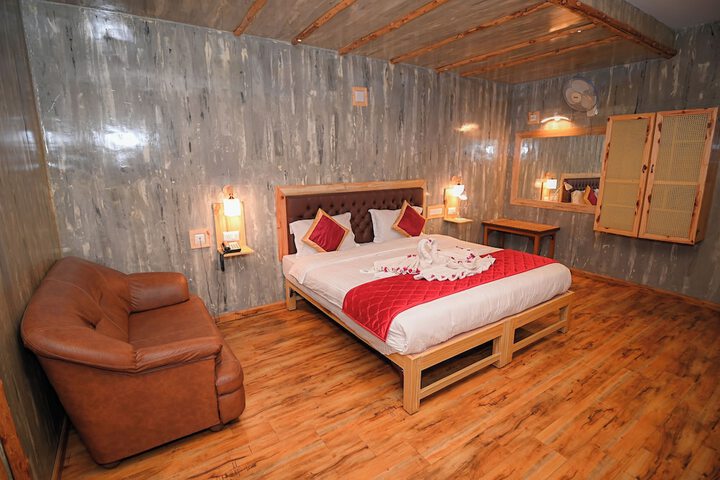 Room 33 of 71