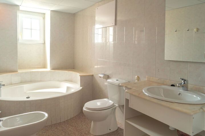 Room 35 of 41