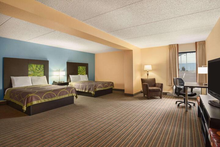 1 King Bed (4 of 6)