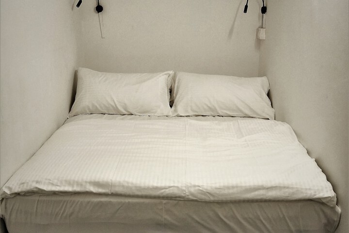 Room 13 of 39