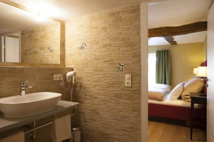 Room 13 of 23