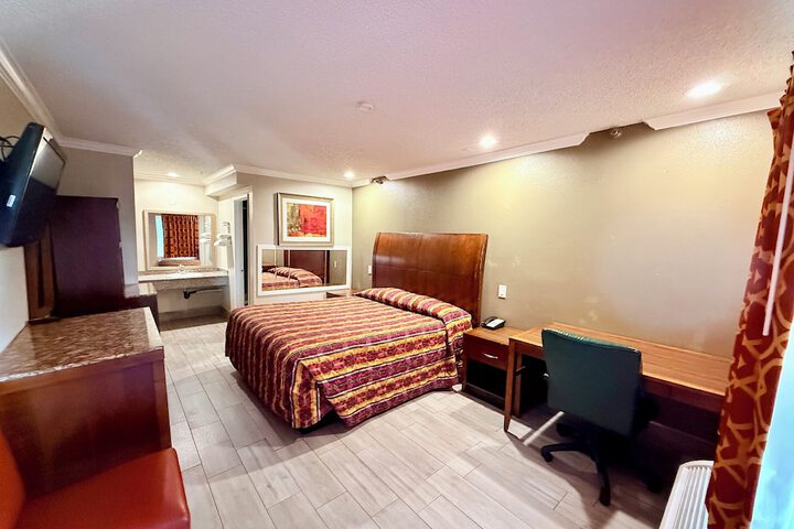 Room 1 of 9
