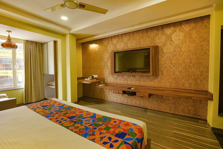 Room 30 of 42