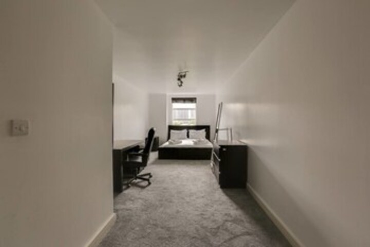 Room 11 of 18