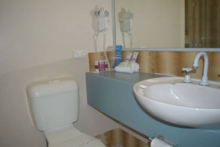 Room 4 of 35