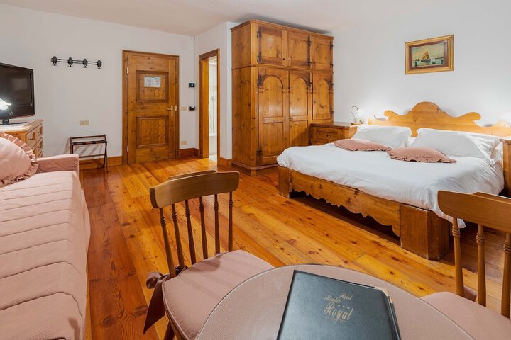 Room 10 of 41