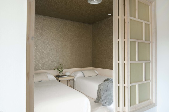 Room 8 of 35