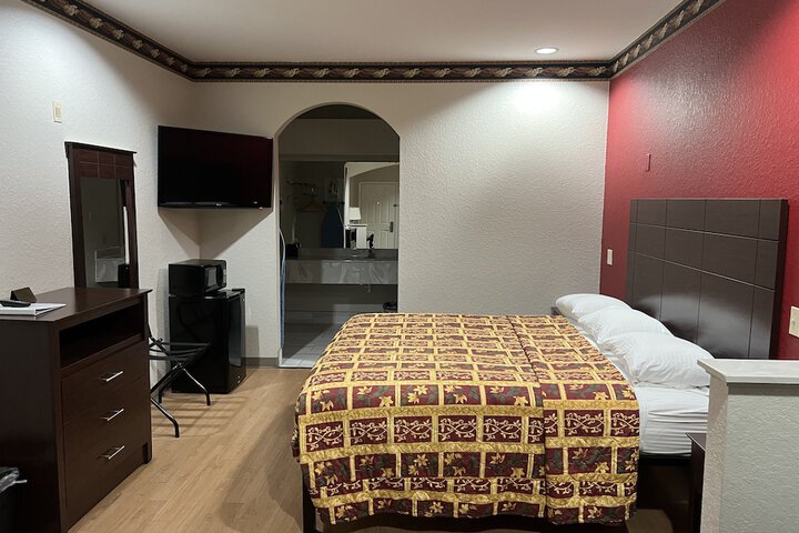 Room 8 of 30