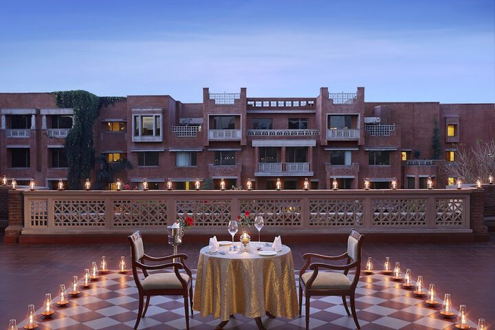 Hotel Exterior 52 of 54