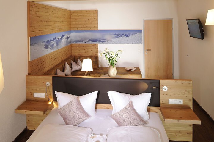 Room 21 of 27
