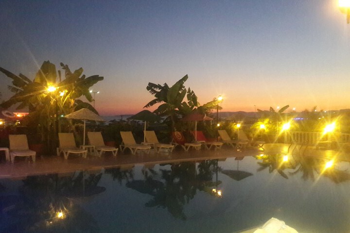 Pool 15 of 27