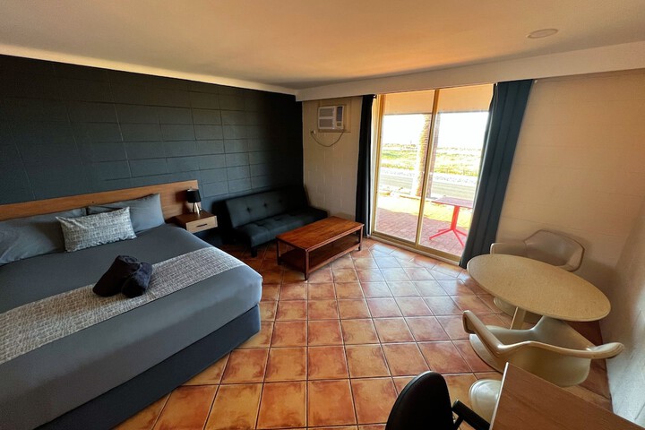 Room 5 of 70