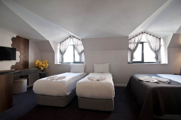 Room 21 of 76
