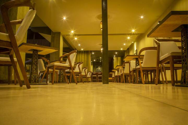Dining 20 of 26