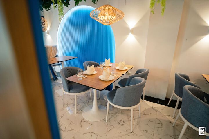 Dining 106 of 188