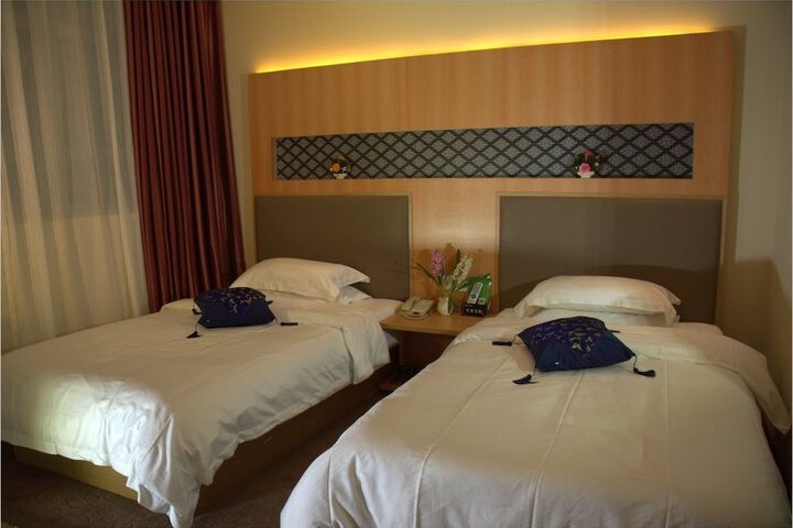 Room 3 of 18