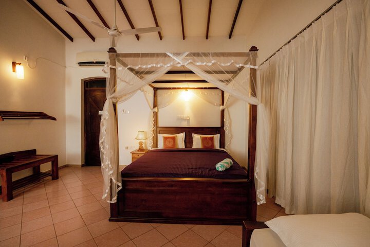 Room 15 of 42