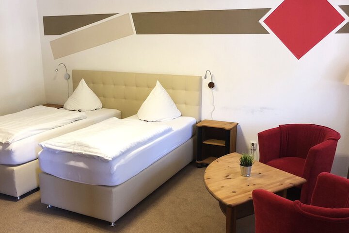 Room 10 of 81